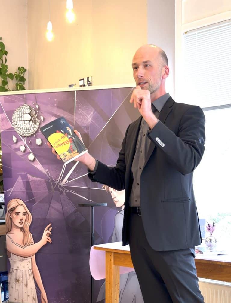 Zauberer Andreas Maier bei einem Auftritt in München